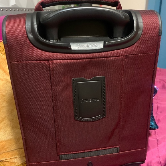 Travelpro Burgundy Rolling Carry on - Picture 3 of 11